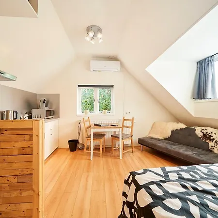 B B Huize Hooijer Bed & Breakfast *