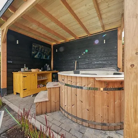 Bed & Breakfast B B Huize Hooijer 4*