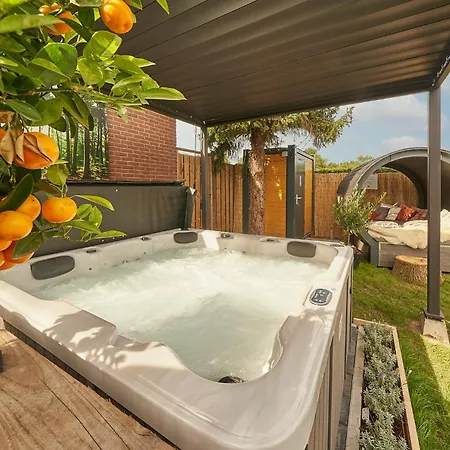B B Huize Hooijer Bed & Breakfast