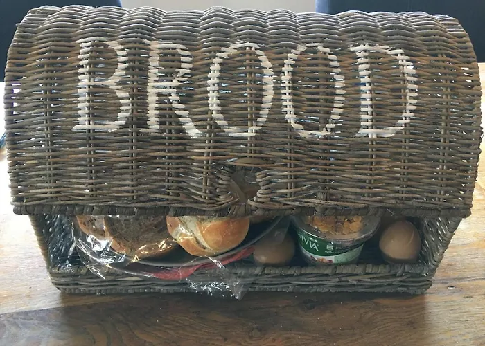 B B Huize Hooijer Bed & Breakfast